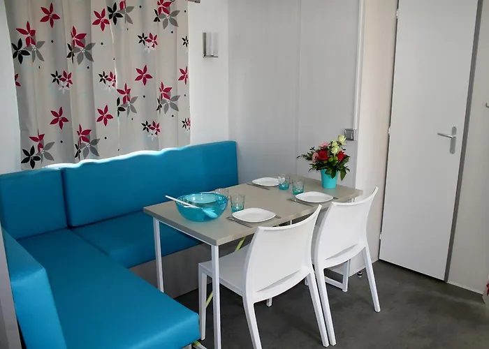 Camping L'ile Cariot 营地 Chaille-Les-Marais